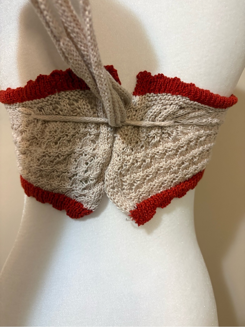 ROMWE Beige Knit Crop Top with Red Trim - Picture 4 of 6